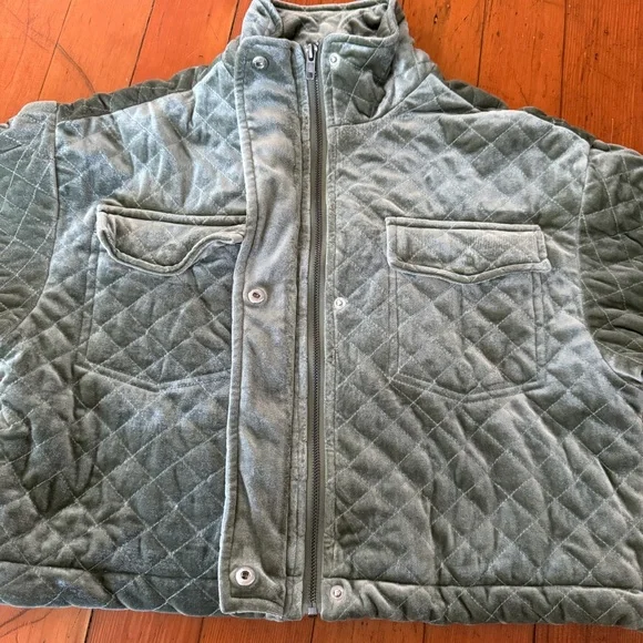 Sage Green Velvet Quilted Shorts and Jacket Matching Set - Picture 8 of 10